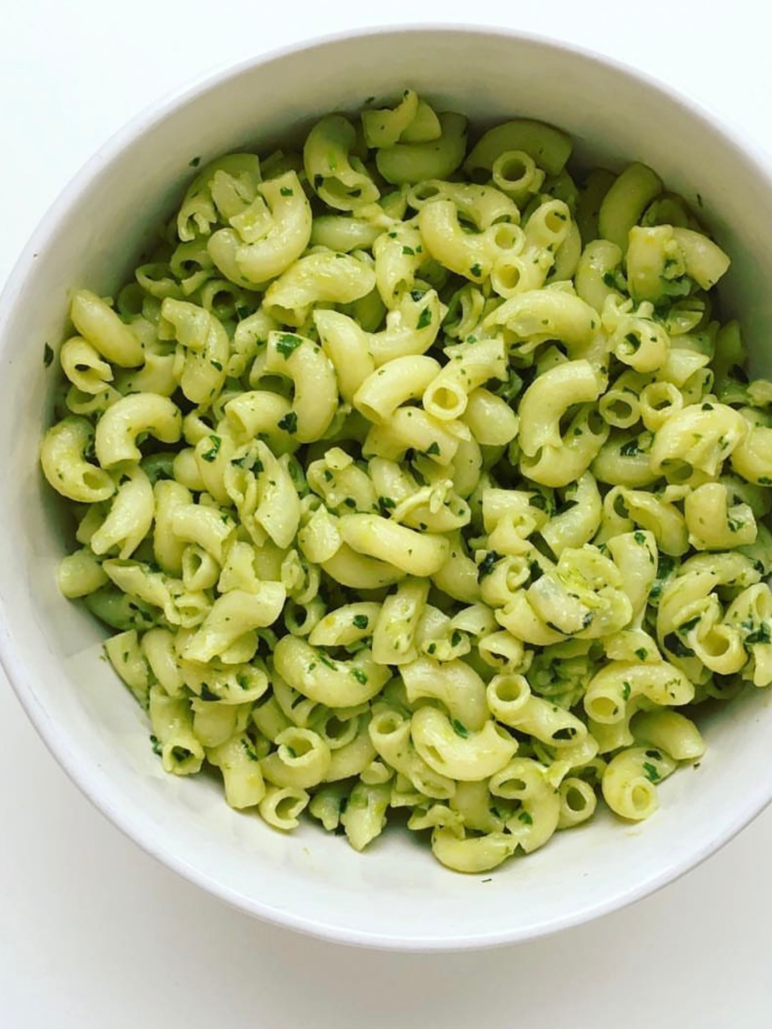 An easy, healthy, acid reflux friendly bowl of vegan spinach pesto pasta